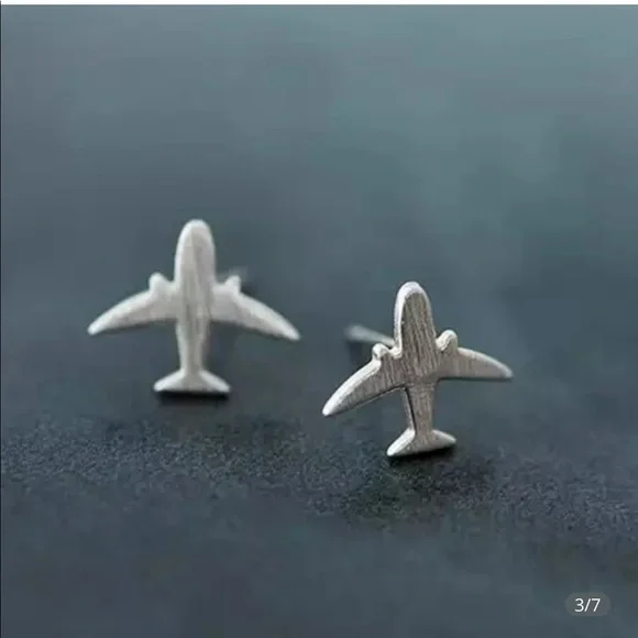 New! Airplane plane pilot wanderlust travel earrings studs. Matte silver - Picture 1 of 3